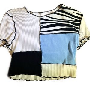 10yr old Girls Crop-Top Blue and White Pattern
